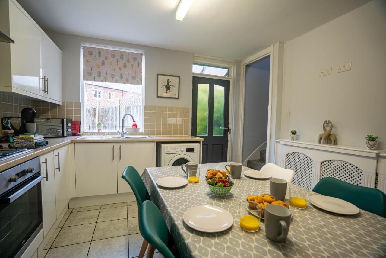 The Becket - Three Bedroom City Centre House With Parking Кентербері Екстер'єр фото