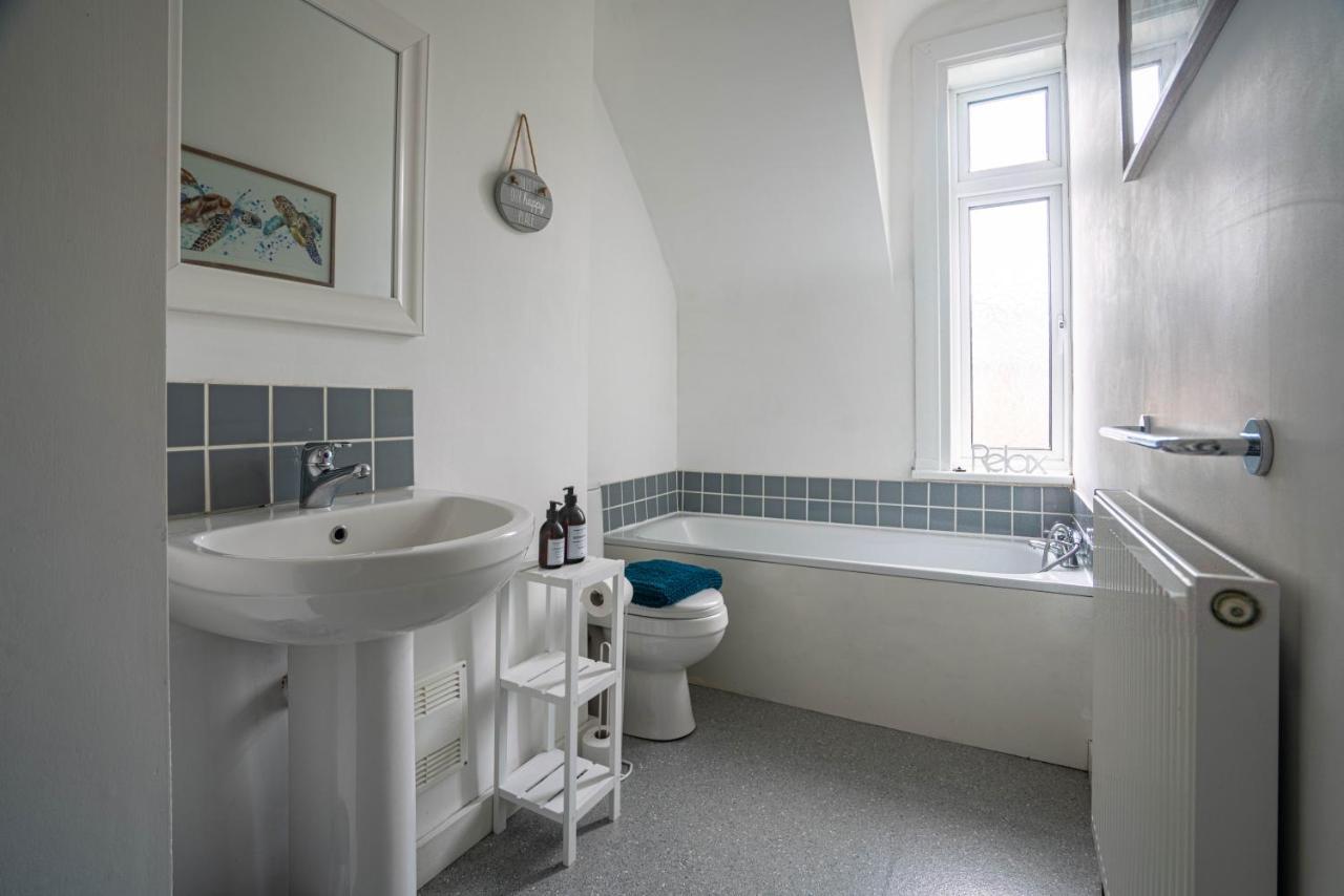 The Becket - Three Bedroom City Centre House With Parking Кентербері Екстер'єр фото